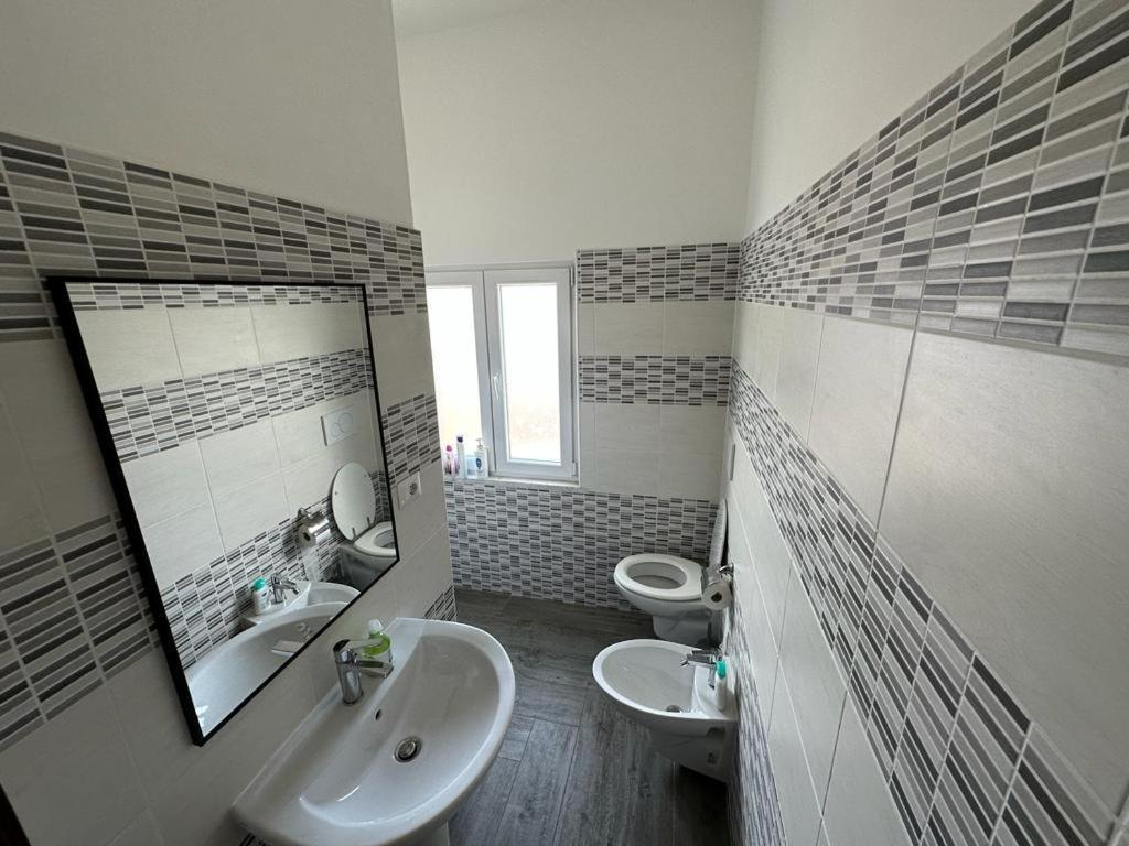 Mondo House Фиумичино Екстериор снимка